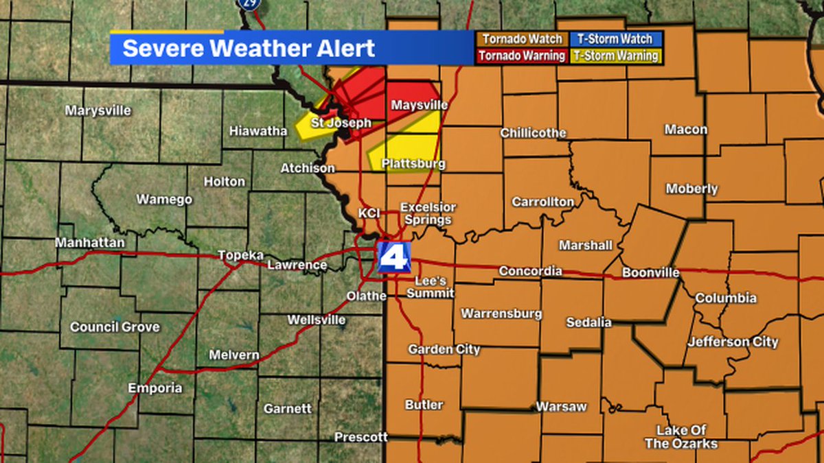 fox4wx's tweet photo. Severe Weather Update. We are tracking the storm on FOX4 and at https://t.co/ff0ALMtWXR #fox4kc https://t.co/d8ycq6wpLm