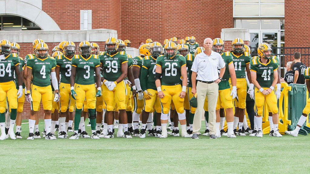 coach_martin8's tweet image. Blessed to receive my 2nd D2 offer from Arkansas Tech!!!!! @jwlawson1 @CoachJayATU @ATUFOOTBALL @HCCscotties @KenAnioJr @damehova9 @200702048 @CoachWatkins91 @TheKoolKoach10 @gomab_3 @CoachJHancock