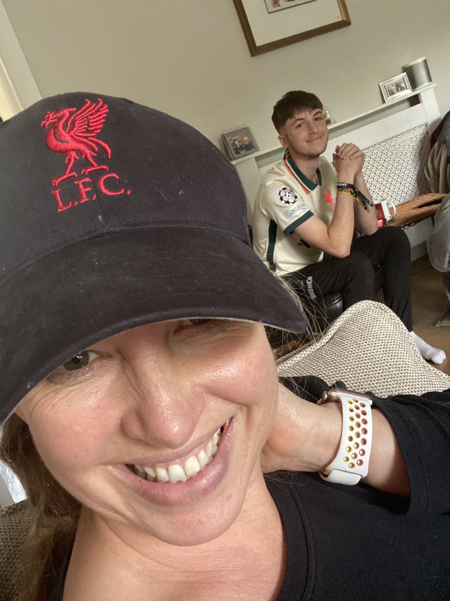 ClaireMurlis's tweet photo. The lucky hat delivering happy Hubster and bambinos #LFC #YNWA #LFCWife #LuckyHat #HisTeam #TheirTeam #MyTeam #MANLIV https://t.co/DCXc2Sdj3F
