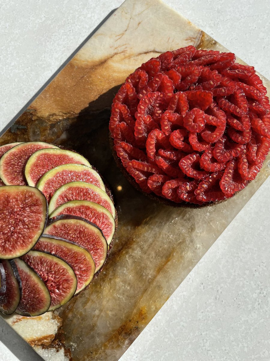 FleuridasAlexis's tweet photo. The person | The food he makes https://t.co/m2ICqOlrZF