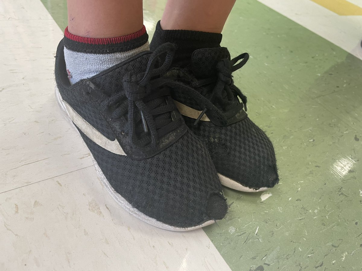 WalnutBendESWRS's tweet photo. Stacy with @Soleloved helping make an IMPACT at @WalnutBendES. We love and appreciate what you do for our students! #WeWraparoundWalnutBend https://t.co/tcQjFdZ1eA