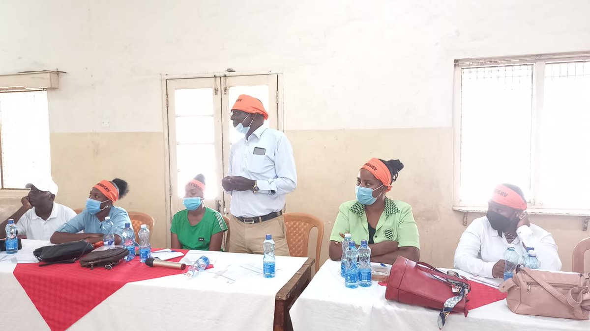 KenyaYwca's tweet photo. To mark the end of the #WeekWithoutViolence2021 campaign, #YWCAMombasa branch held a forum on intergenerational engagement on the status of #GBV in Likoni subcounty. The forum was attended by intergenerational participants who included members of the community. #EndGBV #YW4A https://t.co/IY8iBtGITW