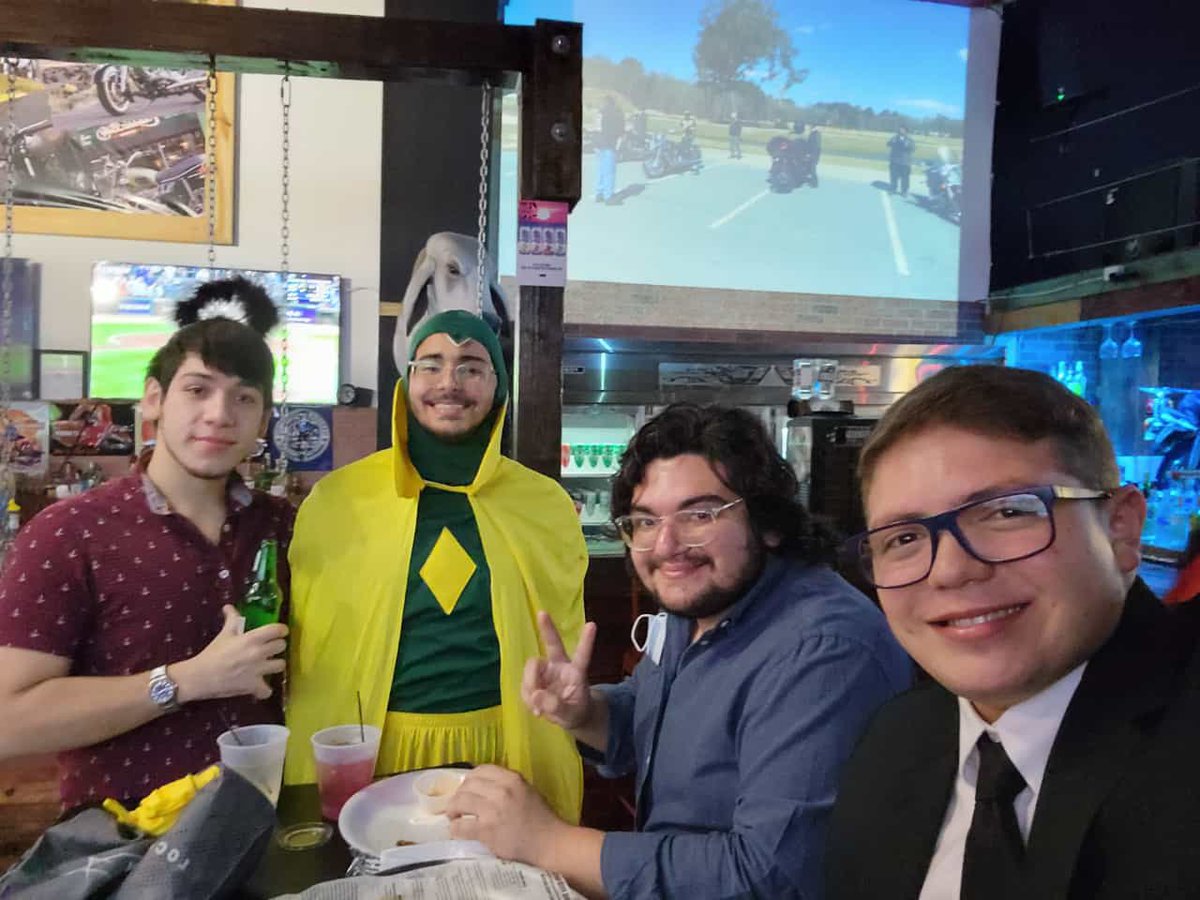 En la noche de ayer representación del capítulo Beta junto a amigos dijeron presente a la actividad del Capítulo Alpha de la Gran Sororidad Eta Gamma Delta titulada: “Beware of the Sisters” 💜🤍💛

#Itsβetatime ✨