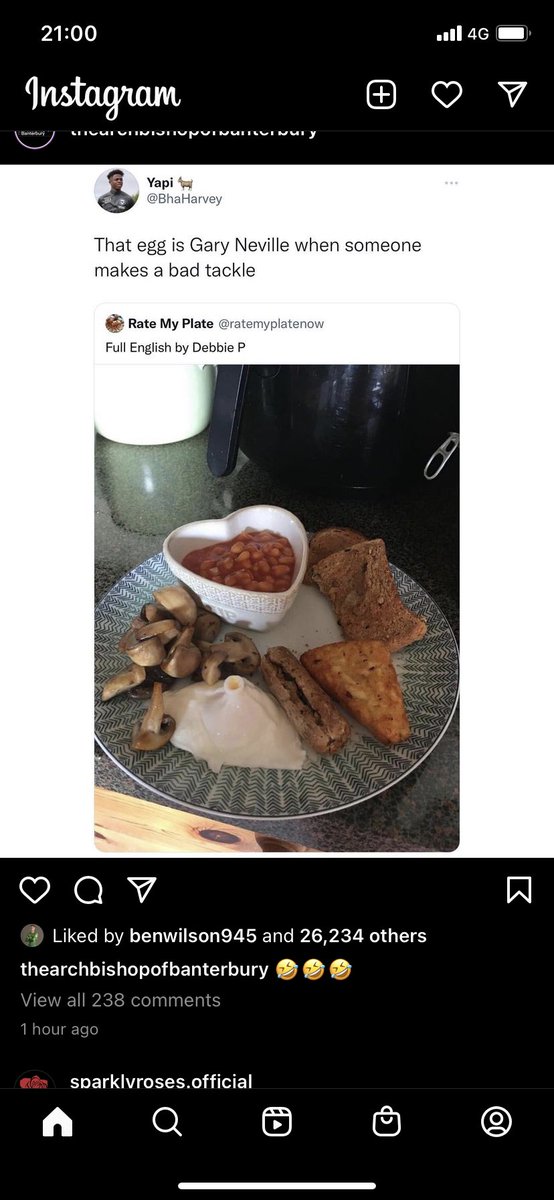 warrenpine's tweet image. 100% @GNev2 when Pogba got sent off before 😂