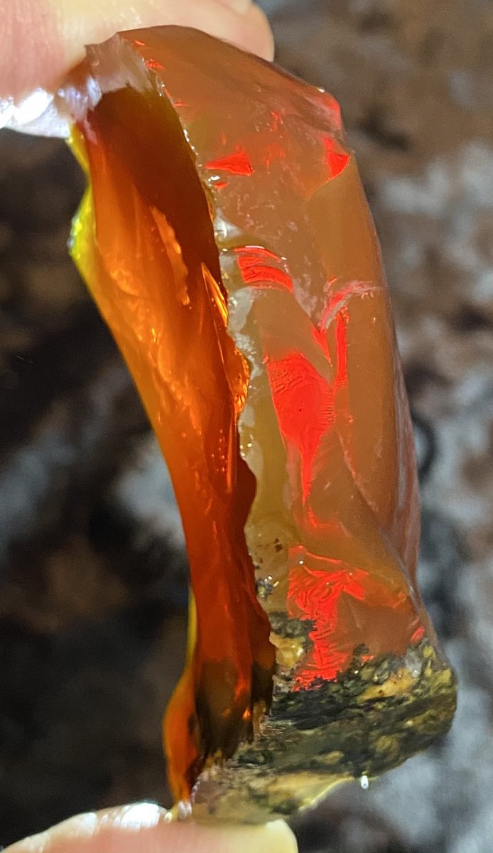 OutlawRocksGems's tweet photo. 58 gram Oregon chocolate fire opal mined by Outlaw Rocks. This opal is all natural. $58 with $9.20 US or $18 worldwide shipping. https://t.co/7xCLXRXOvY https://t.co/yK1cKKKgtM