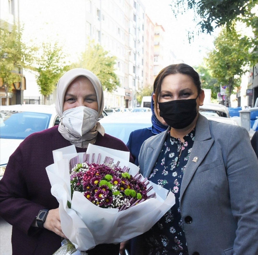 ozlemunalir's tweet photo. Şehrimizde ilk kez gerçekleştirilen Kadınlarla Büyük Türkiye Yolunda programımızın hazırlanmasında bizlere destek olan kıymetli Başkanlarım @aysekesir @EmineNurGunay @Emine_Gozgec16 @Nilgun_OK @GulerYuksekdag @BozdagHatice ile MYK ve MKYK üyelerimize şükranlarımı sunuyorum. https://t.co/1g3p7KU2x0
