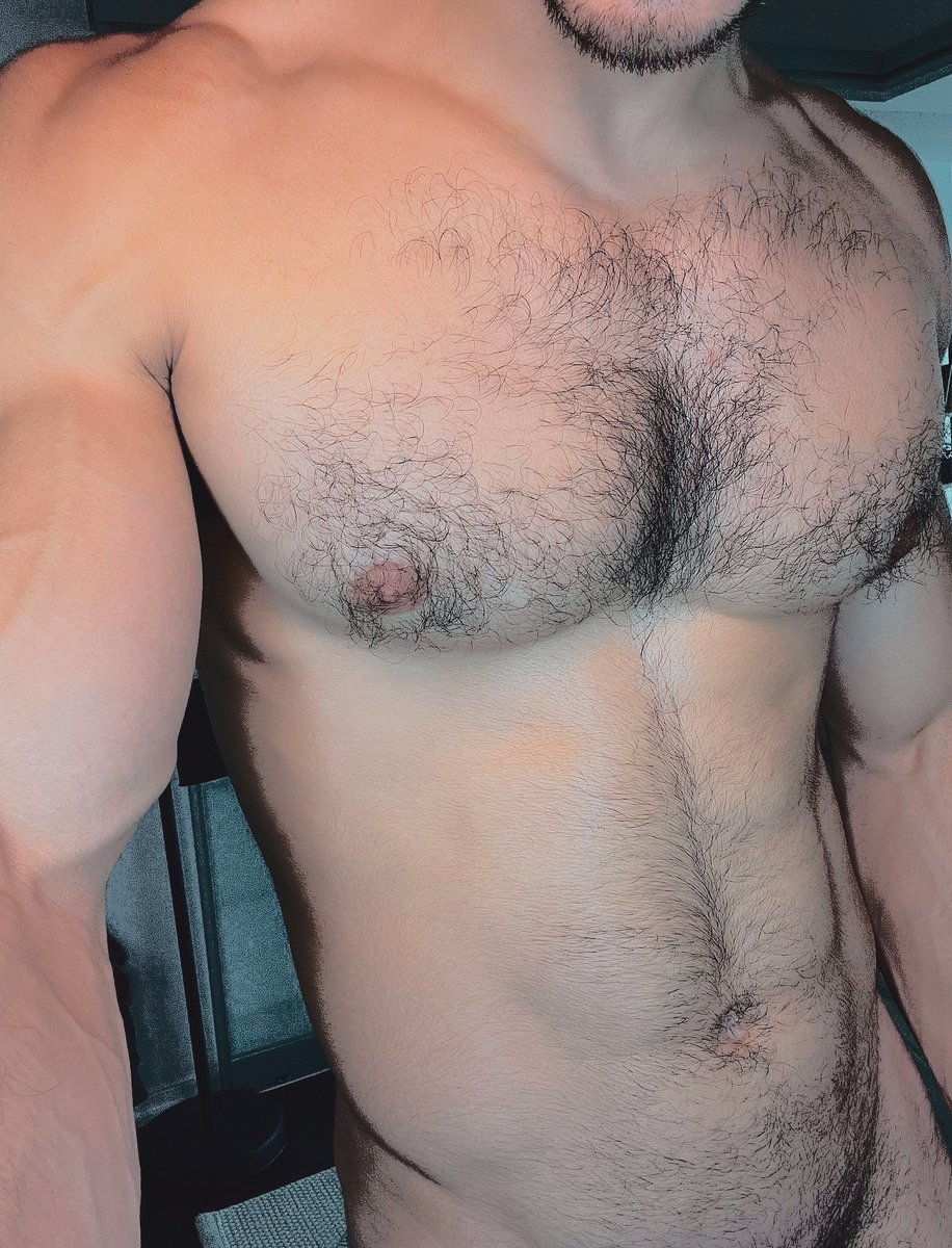 FORLORNDILF's tweet photo. happy seductive sunday everyone.

      had to let the tits out. https://t.co/t5OwLuwVhA