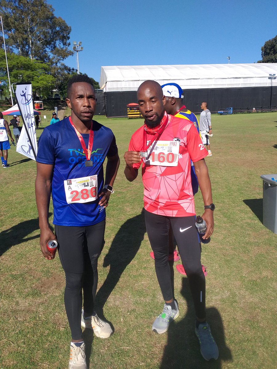 Weekend wrap with pictures from yesterday's Crave Run. Everything was well organized. Thanks Crave Run. #CraveRun .
<a href="/MarimaSipho/">Sipho_Marima</a> 
@BenMaluleke12 
@MmotlanaL 
#RunningWithTumiSole 
#FetchYourBody2021