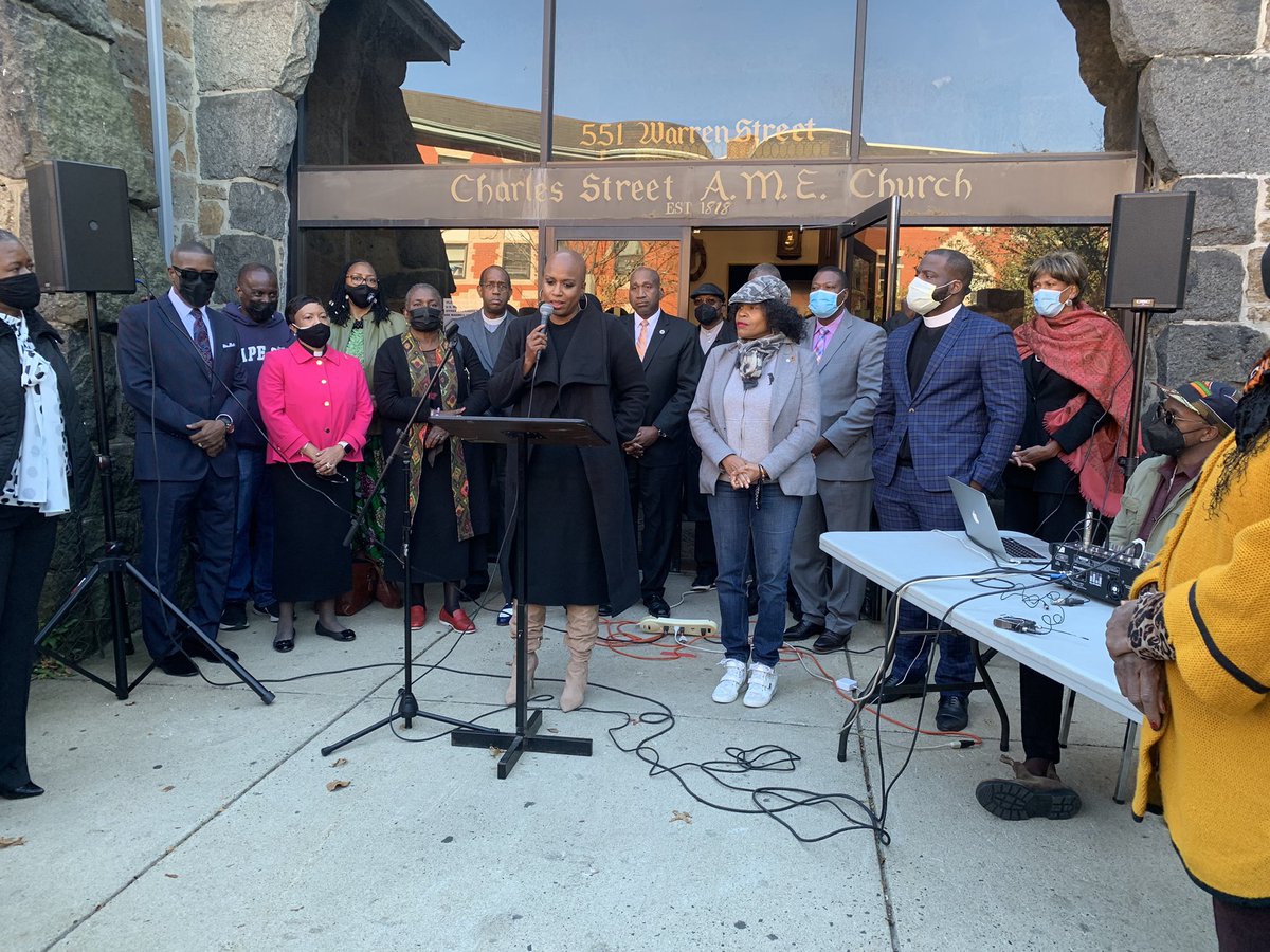 Russell E. Holmes tweet media