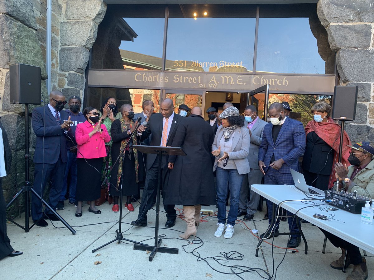 Russell E. Holmes tweet media