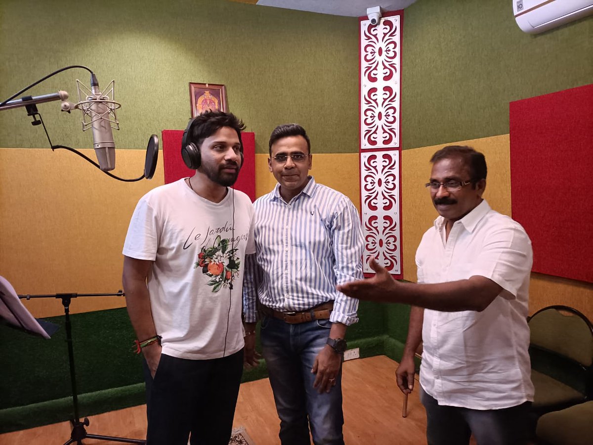 niroupgupta1's tweet photo. Veteran @Singer Cum @Music Director @PetersSuresh is going to rock the #Patta Bollywood movie with his next venture along with the Sensational @South Indian Singer @KarthikMusicExp Starring @SunnyLeone, @sreesanth36, @BimalTrivedi2, #Rradhakrishnan, @RohanMoktali , @niroupgupta1 https://t.co/ybcjSawQCa