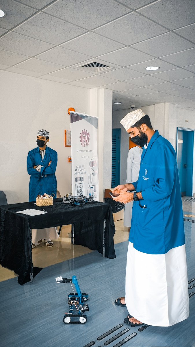 SQU_MCTE's tweet photo. جانب من الركن التعريفي بجماعة الميكاترونكس 🌟 https://t.co/k7aViQoHpM