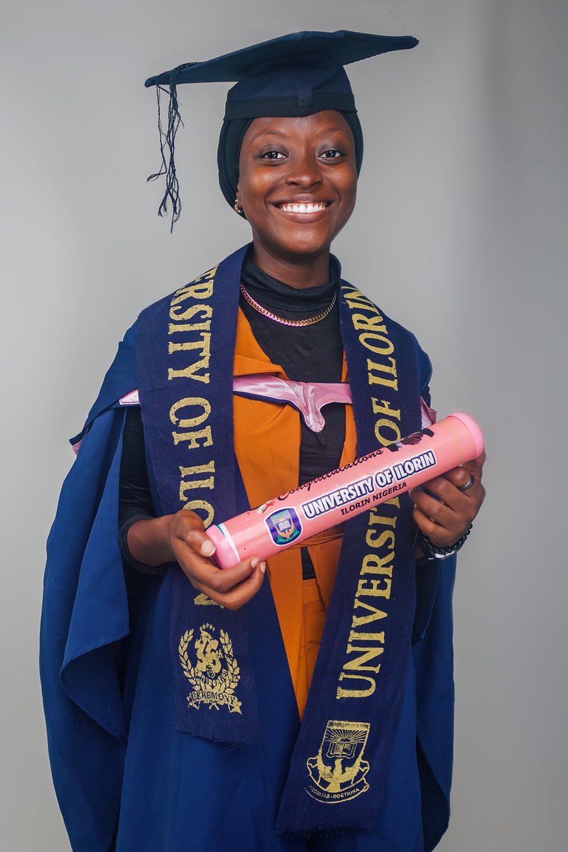 HabeebahOlanike's tweet photo. Completion of another phase ๐ฅฐ๐. Alhamdulilah robil'alamin ๐คฒ
#untothenextone
#classof2020 https://t.co/bScDxmZOLr