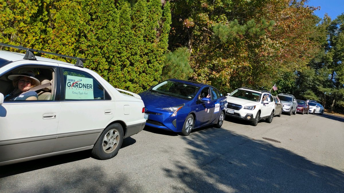 Debra4Delegate's tweet image. Thank you to all who joined us for our parade to the polls this afternoon! ❤️❤️ The first day of Sunday voting in Chesterfield was a SUCCESS.