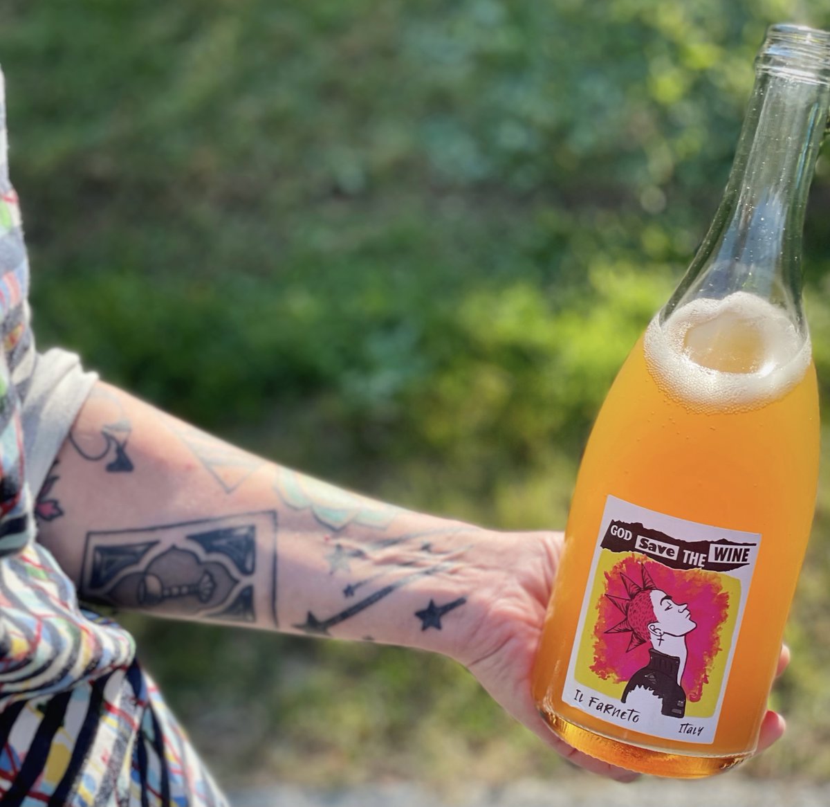 cara_vino's tweet photo. Tangerine, lemon, pink grapefruit, mango, clean minerality, trace of wildflower honey glossed by bright acidity. Buoying fizz rolls thru to the snappy citrus finish
#Spergola #petnat https://t.co/MzZA8xDMLu
