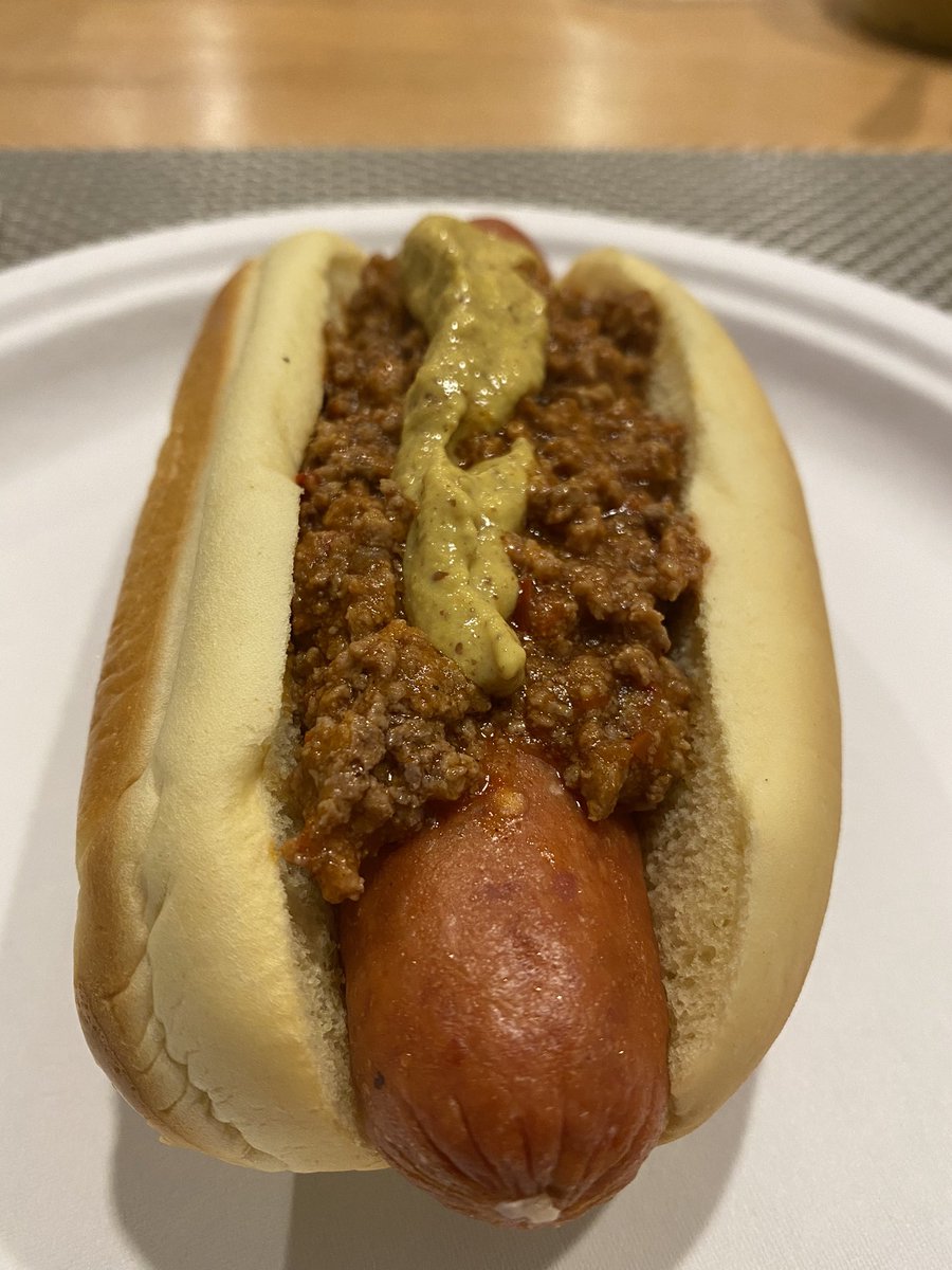 daberardino's tweet image. Redhot. Chili. Mustard. That’s the snack. #hotdog #chili #chilidog