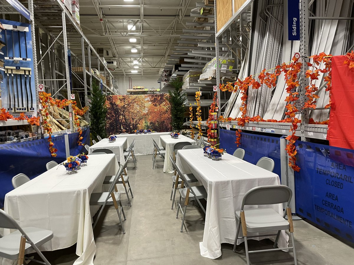 ramellea's tweet photo. #871frontend #settingupforfrontendappreciationdinner https://t.co/kXtA47c9pF