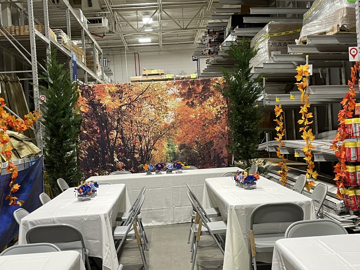 ramellea's tweet photo. #871frontend #settingupforfrontendappreciationdinner https://t.co/kXtA47c9pF