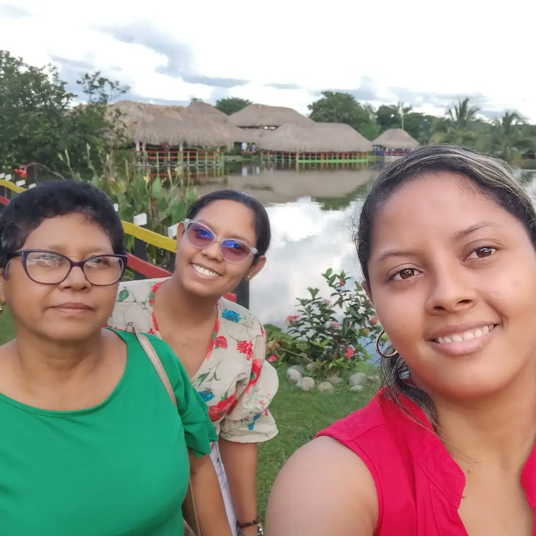 9Karely's tweet photo. Mis amores https://t.co/FKGZMHoHw0