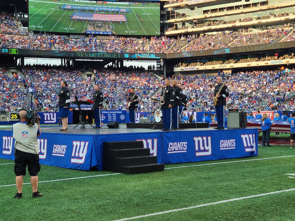 TAG_Live tweet media