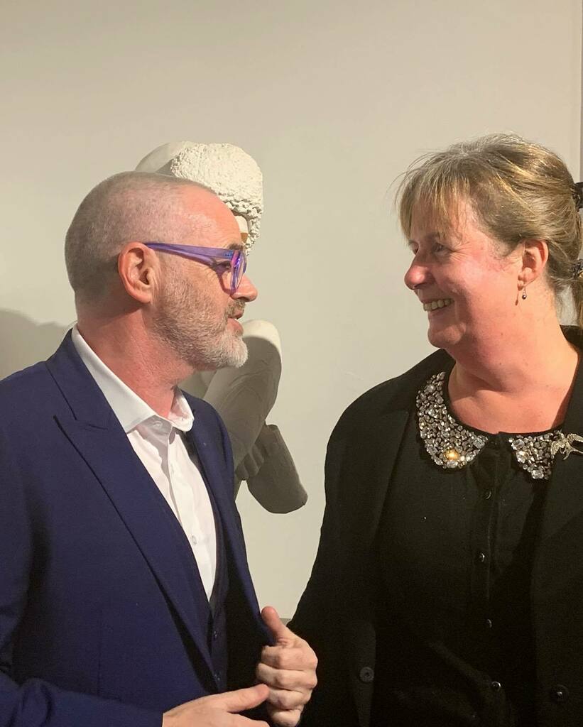 LindsayFallows1's tweet photo. Findac’s brilliant solo show Afterglow/Undertow at Gallery Different. He was  really lovely and @meglall is as beautiful inside as out @findac #artist #artshow #art #genuine @miaowlex @greshamblake @westcontemporaryart @gallery_different @cirocvodka #scu… https://t.co/awasbbNDcp https://t.co/gqzM1VZs5j