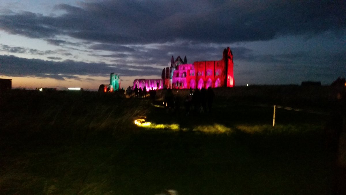 DrEddieBradley's tweet photo. Really nice visit Whitby be for the illuminated Abbey show. #itscoming #itsnear #itshere #lights #Whitby #whitbyabbey https://t.co/Bzrk70YGCn