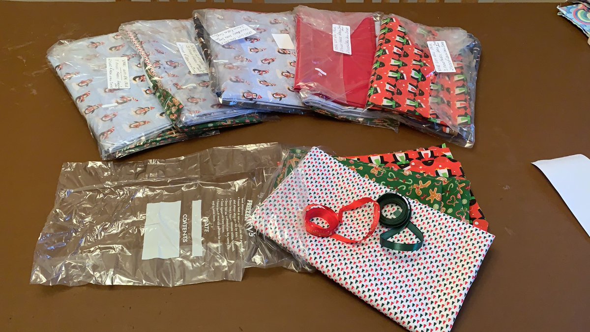 Sew_Marvellous's tweet photo. Look at these handy sets! Our wonderful Sue has prepared these ready to sew kits for our volunteers to make gifts bags for @higginsfamily5. These lovely handmade gift bags will be used for presents for vulnerable and disadvantaged children. Do you like sewing and like to help us? https://t.co/0Fhe7QsdpE