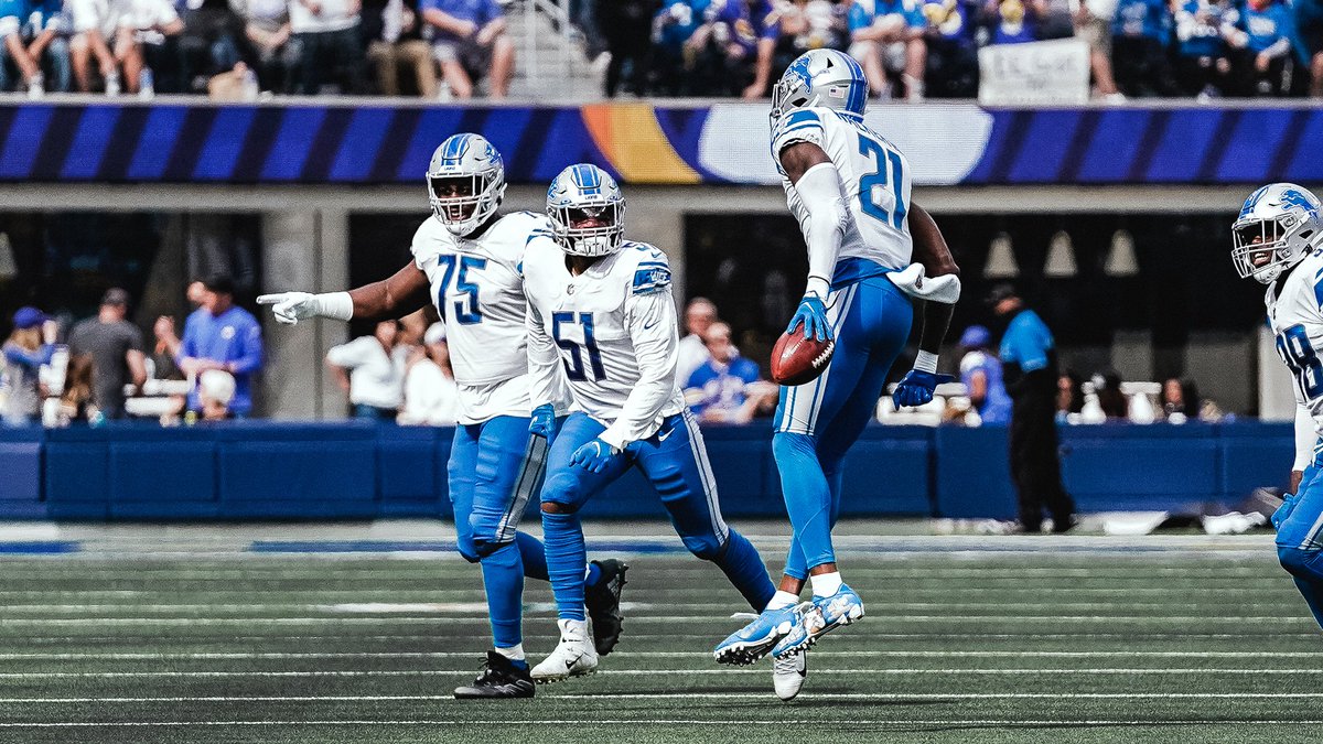 Lions's tweet photo. TD ✅
Onside kick ✅
Fake punt ✅

#DETvsLAR | #OnePride https://t.co/x84PG0m0sq
