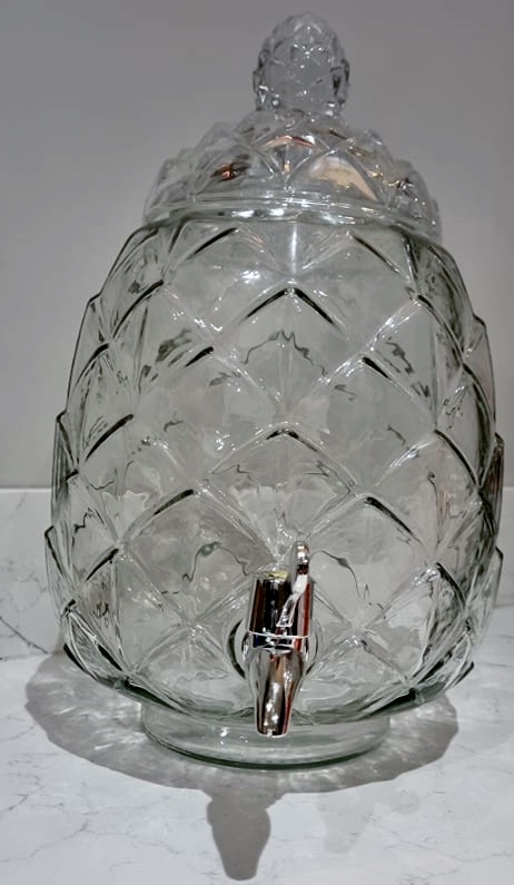 CocktailsCuban's tweet photo. Party time and we have these beautiful pineapple  shape cut glass drinks dispenser with a tap, ideal for Cocktails, Mocktails or any drinks. #cubancocktailsbournemouth #party #drinksdispenser #pineapple #event  #function #ocassion #cocktails #deliboards #snacks #glassdispenser https://t.co/SgSi0HOaLx