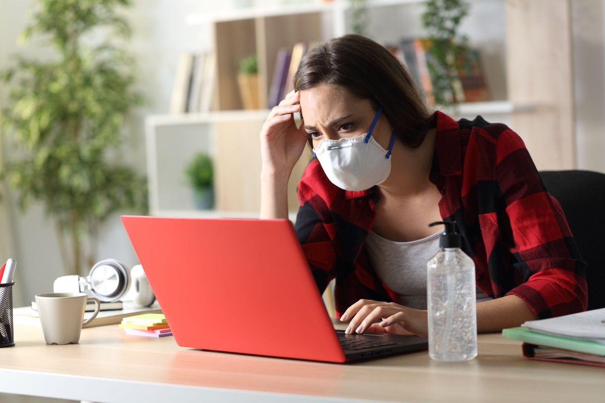 silk_jennifer's tweet photo. Our @PittTweet research shows that online school was a major contributor to mental health problems in teen girls during COVID-19. Let's get kids vaccinated so they don't have to go through this again #PsycTwitter https://t.co/E6N5z9nM2d https://t.co/kfcQ3ImeTA