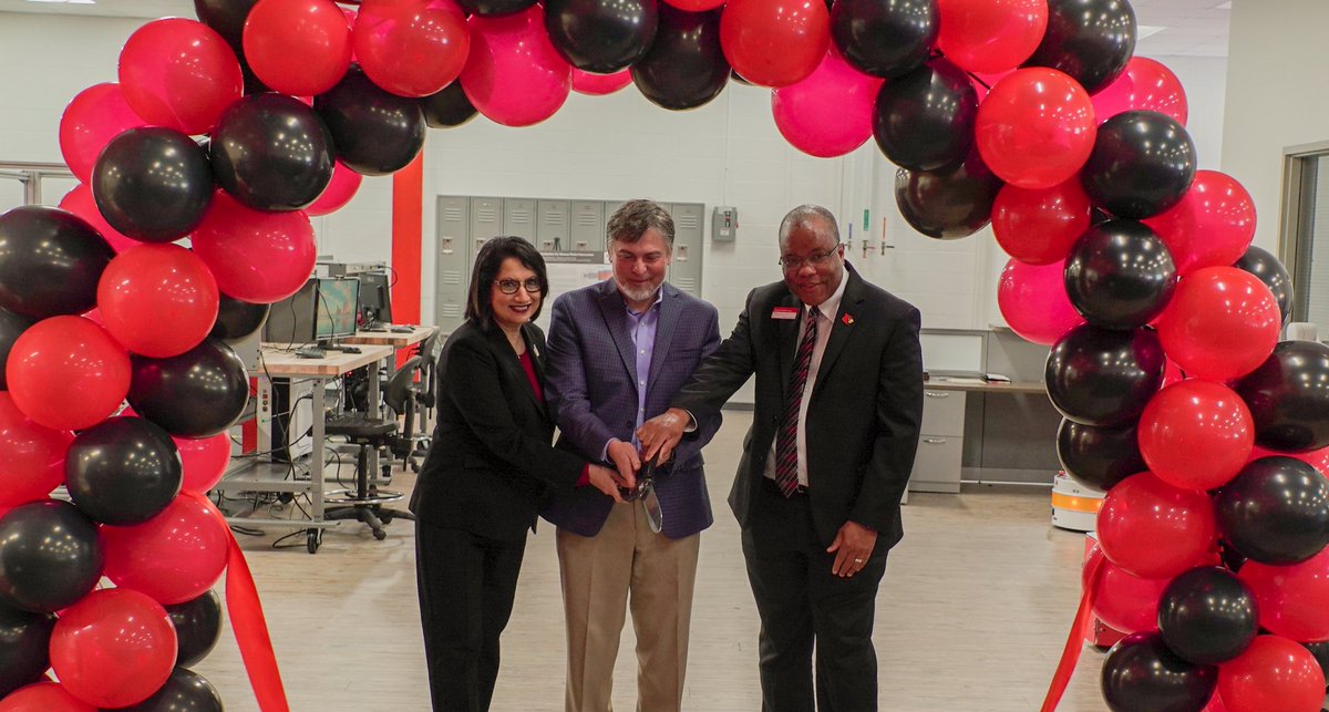 LARRIUofL's tweet photo. Ribbon cutting ceremony at our grand opening! @uofl @UofLSpeedEng https://t.co/mjYQXaVsUP