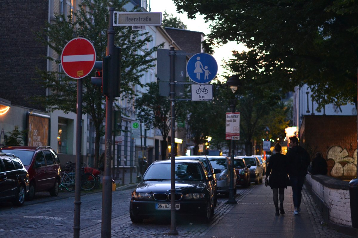 JabirIbnHonheim's tweet photo. Bonn - Germany #StreetPhotography #Bonn #EverydayLife #MMXIX https://t.co/GjALkzKfdS
