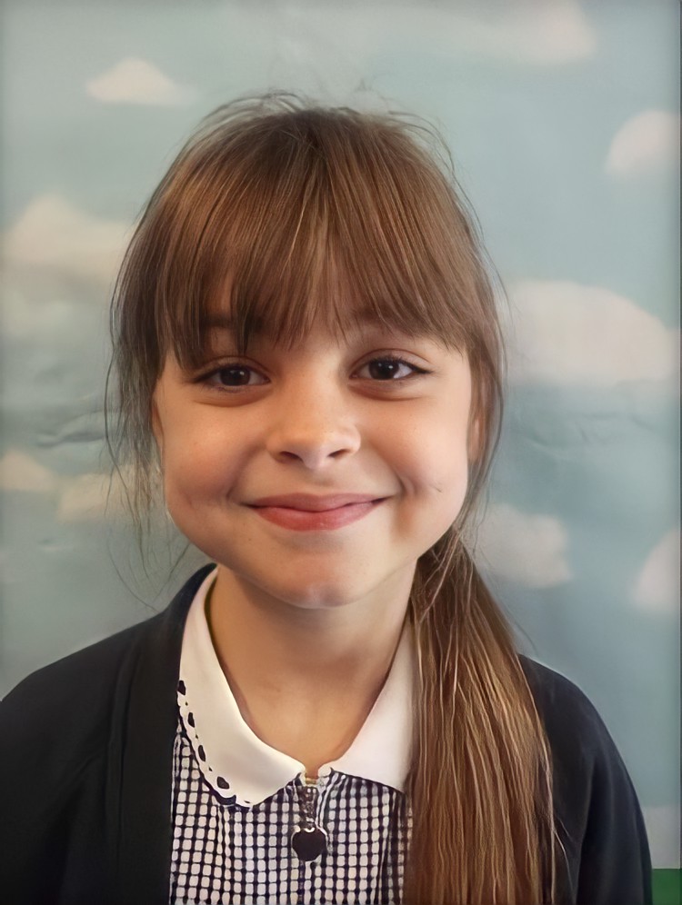 OurSaffie's tweet photo. "She was stunning, she was she had everything going for her. I'm not going to make this long I need to keep this short. I just wanted to say a couple of words about my beautiful stunning daughter that we've stunningly enjoyed for the last 8 years of her life"🌹 https://t.co/t2SVhGMaEw