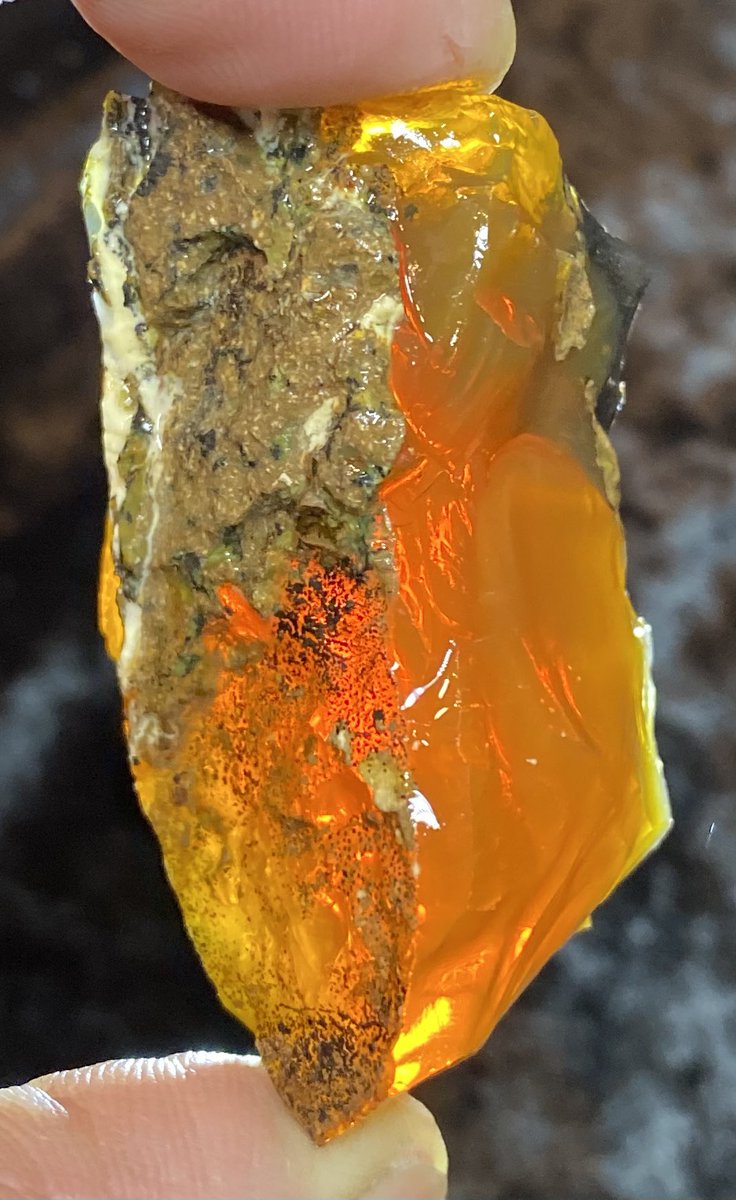 OutlawRocksGems's tweet photo. 60 gram Oregon fire opal rough mined by Outlaw Rocks. This opal is all natural. $60 with $9.20 US or $18 worldwide shipping. https://t.co/43lSCQmAXy https://t.co/9UW88KhxDI