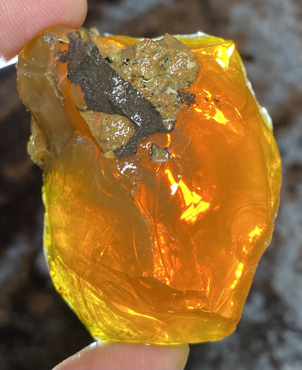 OutlawRocksGems's tweet photo. 60 gram Oregon fire opal rough mined by Outlaw Rocks. This opal is all natural. $60 with $9.20 US or $18 worldwide shipping. https://t.co/43lSCQmAXy https://t.co/9UW88KhxDI