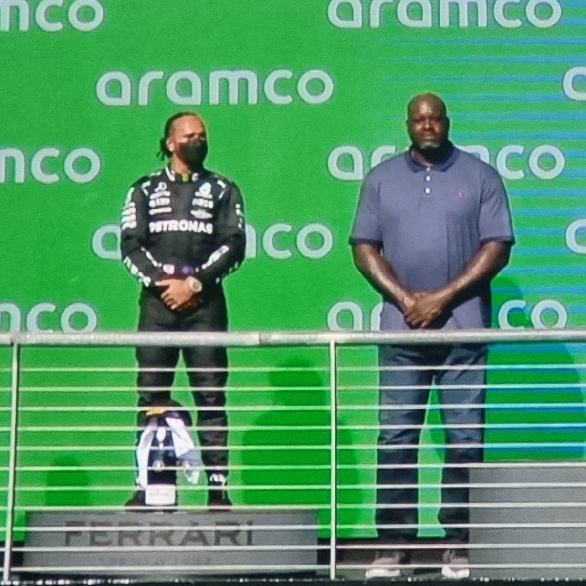 ESPNF1's tweet photo. Shaq is still taller than Lewis even though he's on a podium 😭 https://t.co/cZDjTpft4g