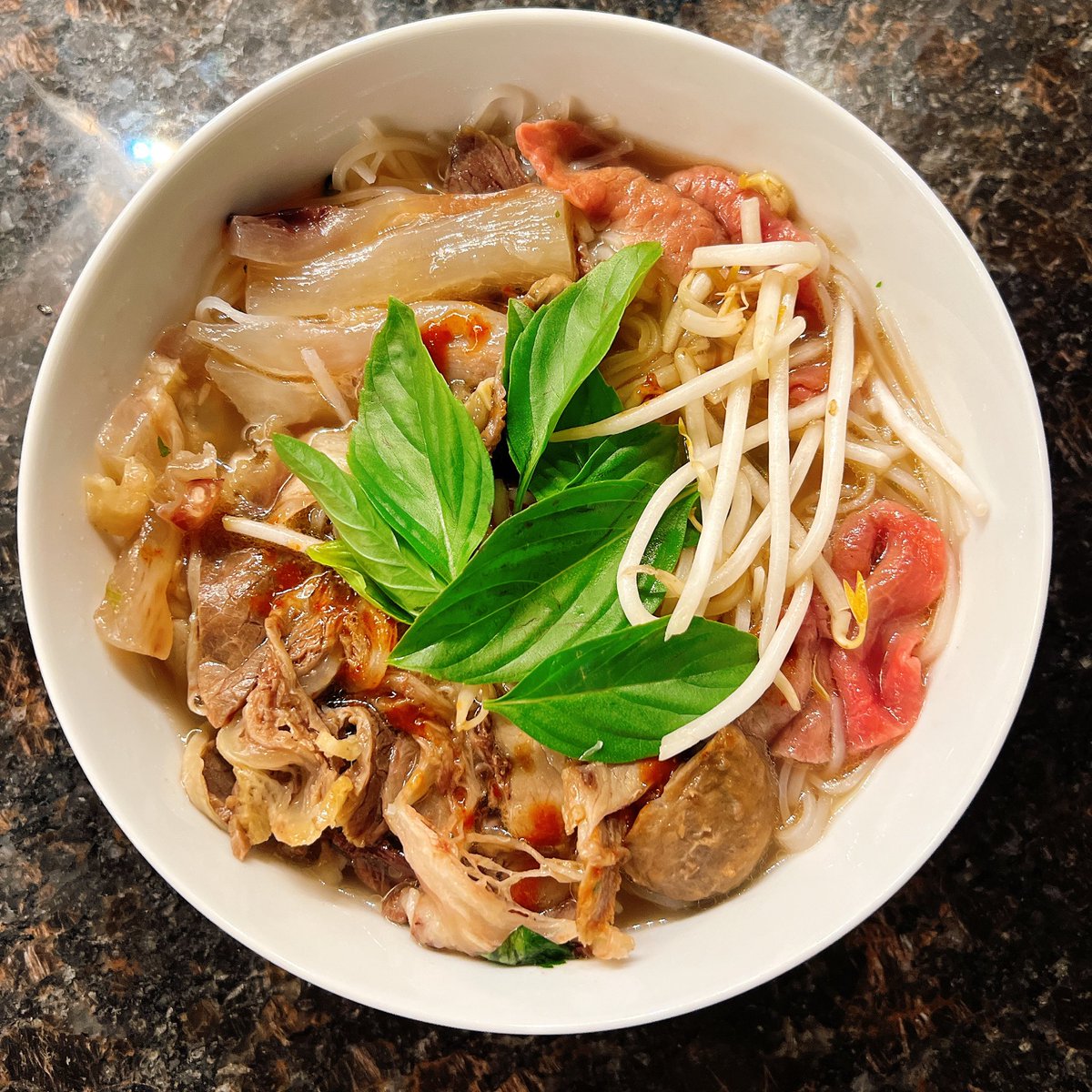 sleepyeve's tweet photo. Tell me it's a rainy day today without telling me itโs a rainy day today.
#Pho #PhoTheWin #PhoTheHuynh https://t.co/plhhSBbY7J