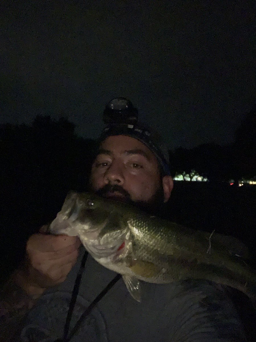 DominicsCatch's tweet photo. Great night out on the creek! Caught 7 in about 2 hours!
4 on the #chasebaits #MudBug 2 on the whopper plopper 
1 on a Square bill #bassfishing #rippinlips #fishing https://t.co/o9r7YeNFiE