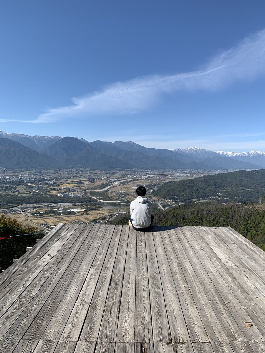 Showk37's tweet photo. とても景色がキレイな長峰山山頂でした。

長野県安曇野市が一望できます。 https://t.co/me2nXlr7ar