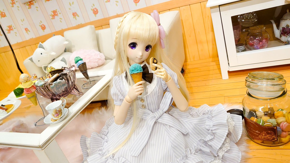 yui_yuica's tweet photo. ちろるちゃん一周年おめでとう！
いつも楽しい時間をありがとう！
二年目は色々な挑戦の年になるのかな？
応援するよ！

洋服は自分の技術力では出来なかったので、手持ちでちろるちゃんが着てるイメージのあるものを選びました
これも甘ノ星ちろる3D
#甘ノ星ちろる
#あまちろ1周年 
#あまちろ一周年 https://t.co/Oxjwg98kU0