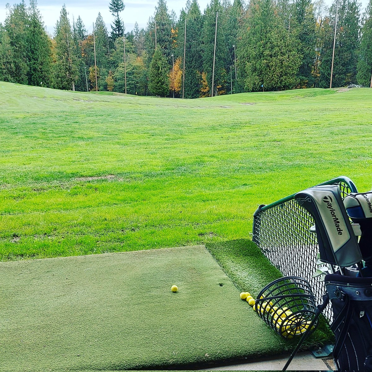 RSimpson14_golf's tweet image. Grinding out on the range today!  #swingpractice #practicehardplayharder #practice #golfcourse #drivingrange #ironwork #wedgepractice #closesttothepin #putworkintobesuccessful #tournamentprep
@TaylorMadeGolf
