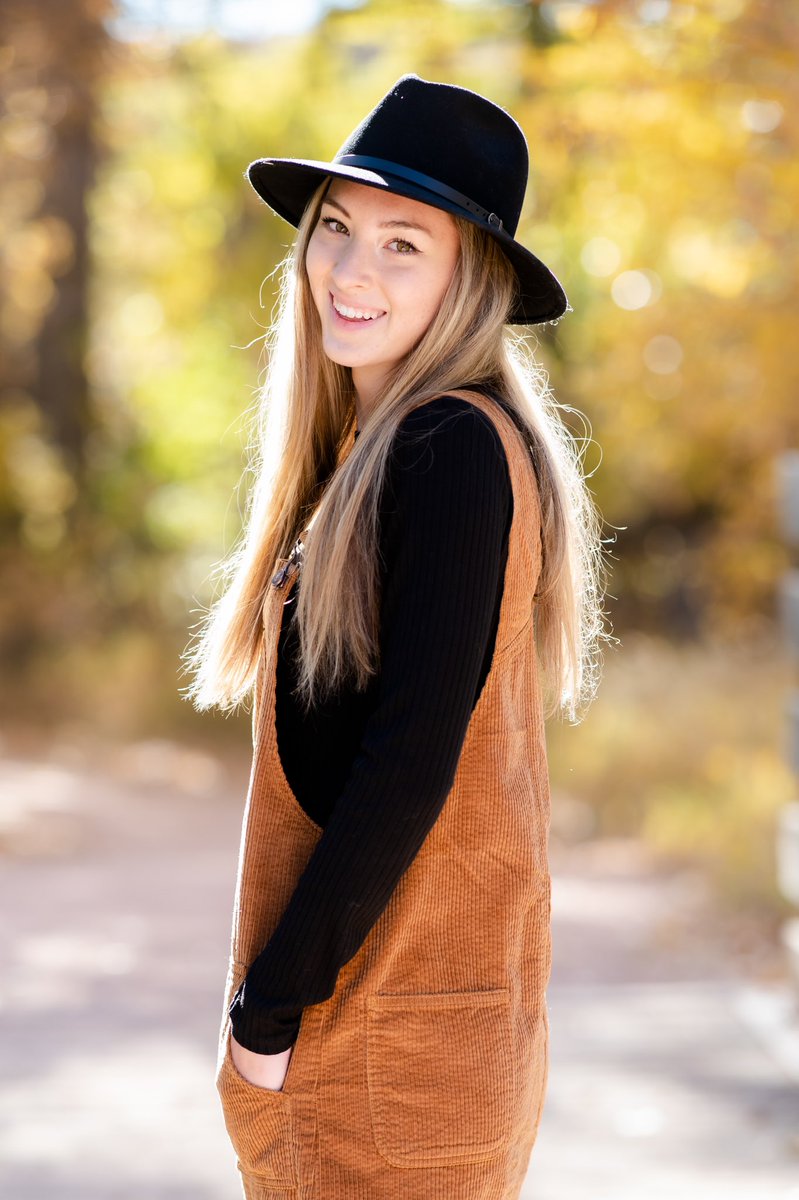 TaraCullen4's tweet photo. #Senior2022 @CullenAyla https://t.co/trc3i5RrtM