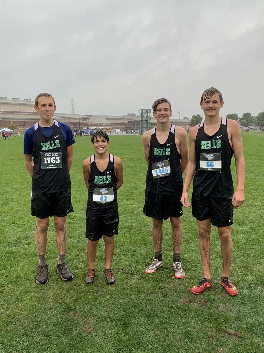 XC_DAD's tweet photo. Let it rain! Fun in the mud! @SellsAthletics #flexonthehaters https://t.co/S4AaS2TxuD