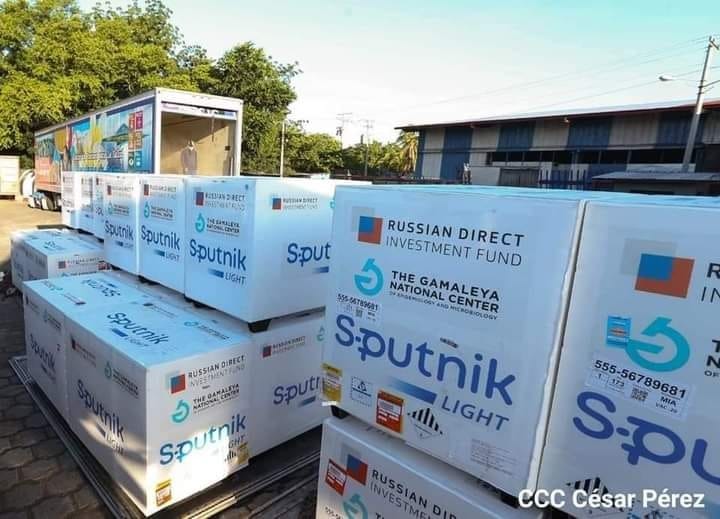 comunicacion_t's tweet photo. Este domingo 24 de octubre llego al país un nuevo lote de vacunas Sputnik Light para fortalecer la campaña voluntaria de vacunación contra la Covid-19. 
#UnidadParaLaProsperidad
#VacunandonosPuebloQueVence 
#Nicaragua https://t.co/axtPXlAm3r