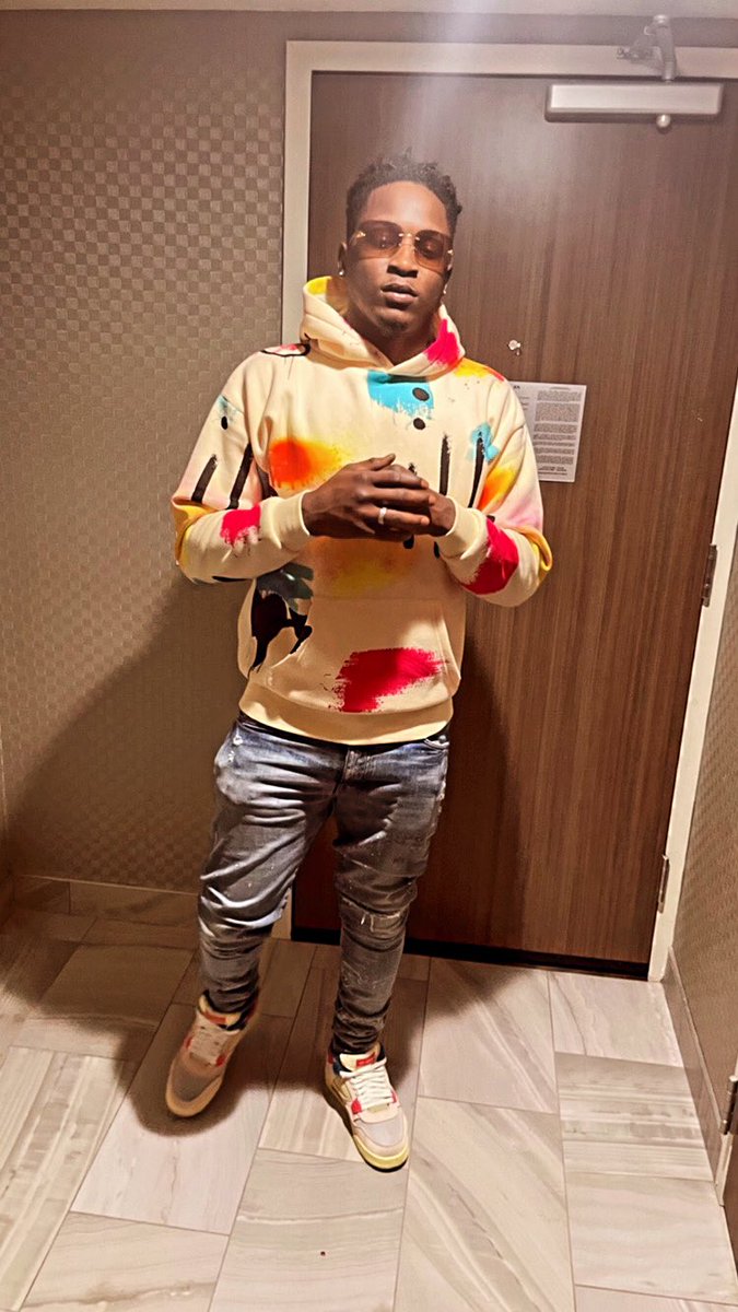 Moseleybmaxkn's tweet photo. I was already lit when they found me #traplete https://t.co/wmNxaMSdem