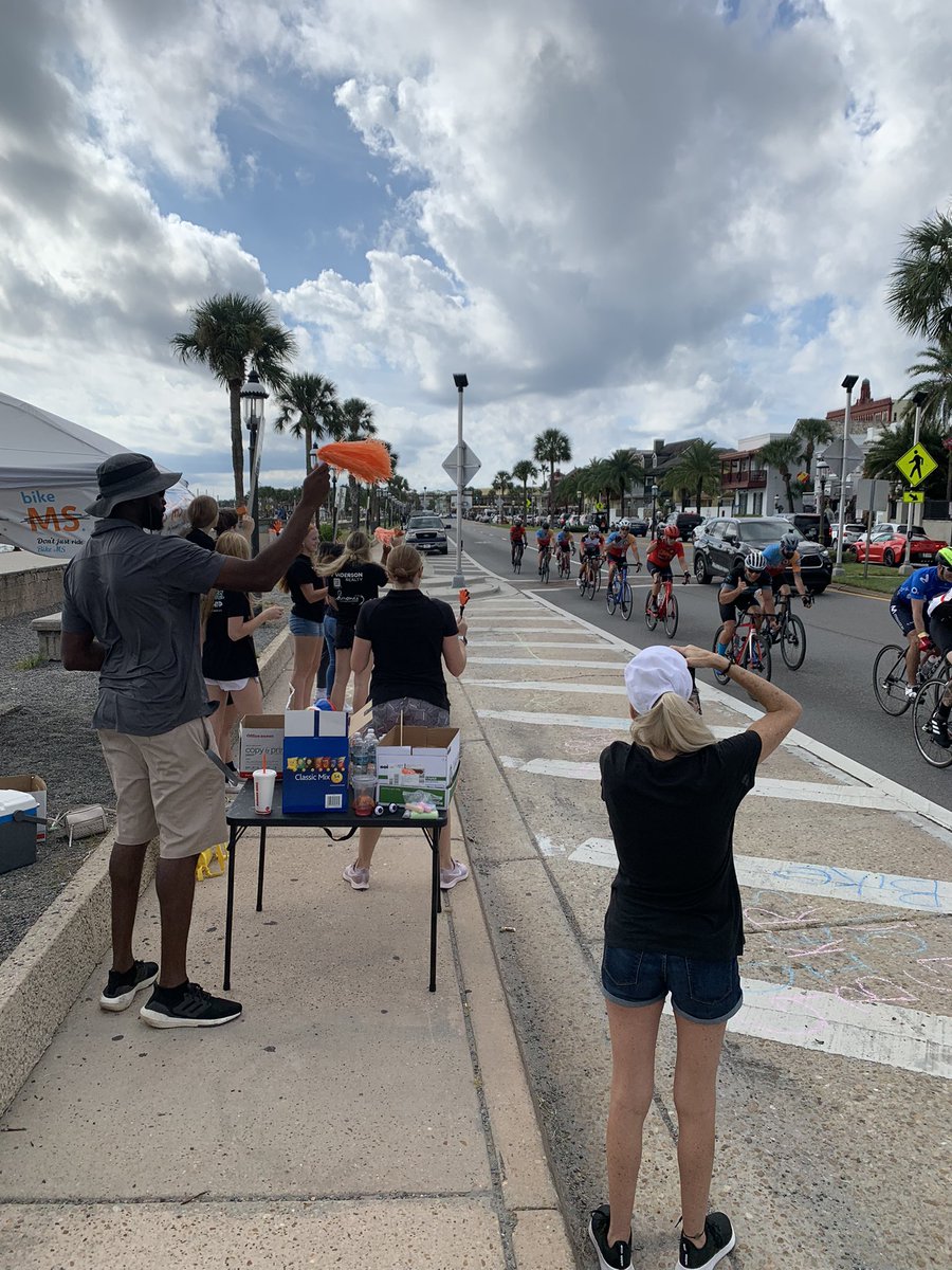 TocoiCreekGBB's tweet photo. We had a blast today volunteering and cheering on all the bike riders! #ToroStrong #BikeMS 🤘🏀💪 https://t.co/mNx1g9UIpt
