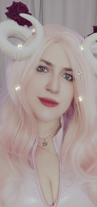 Come closer, my bitches, I'm gonna drain you dry... 😈 https://t.co/UwZ7kqcPJB<a href="/tag/fetishmodel"class="tags"><span>#fetishmodel</span></a><a href="/tag/legsfordays"class="tags"><span>#legsfordays</span></a><a href="/tag/tattoogirl"class="tags"><span>#tattoogirl</span></a><a href="/tag/footfet%C4%B1sh"class="tags"><span>#footfetısh</span></a>