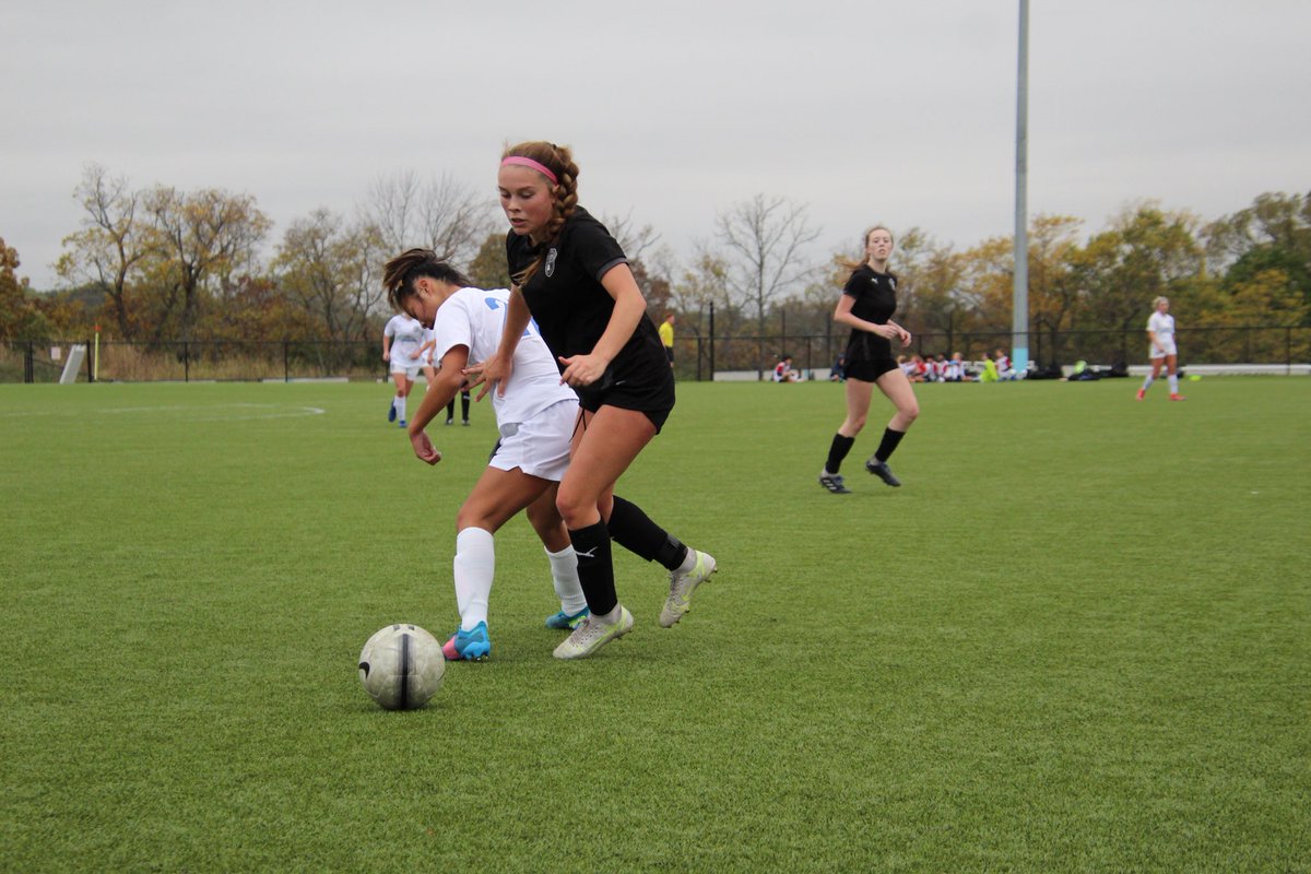 Katelyn_Saige's tweet photo. Gotcha x2! #katesaige #kcheartlandleague @ImCollegeSoccer @usysodp https://t.co/GdFsN78GsV