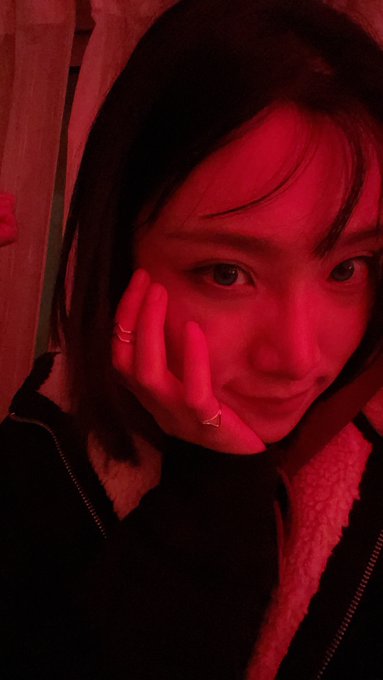 虽然刚拔了智齿但是也没有很肿.jpg https://t.co/aeOqZomxvx