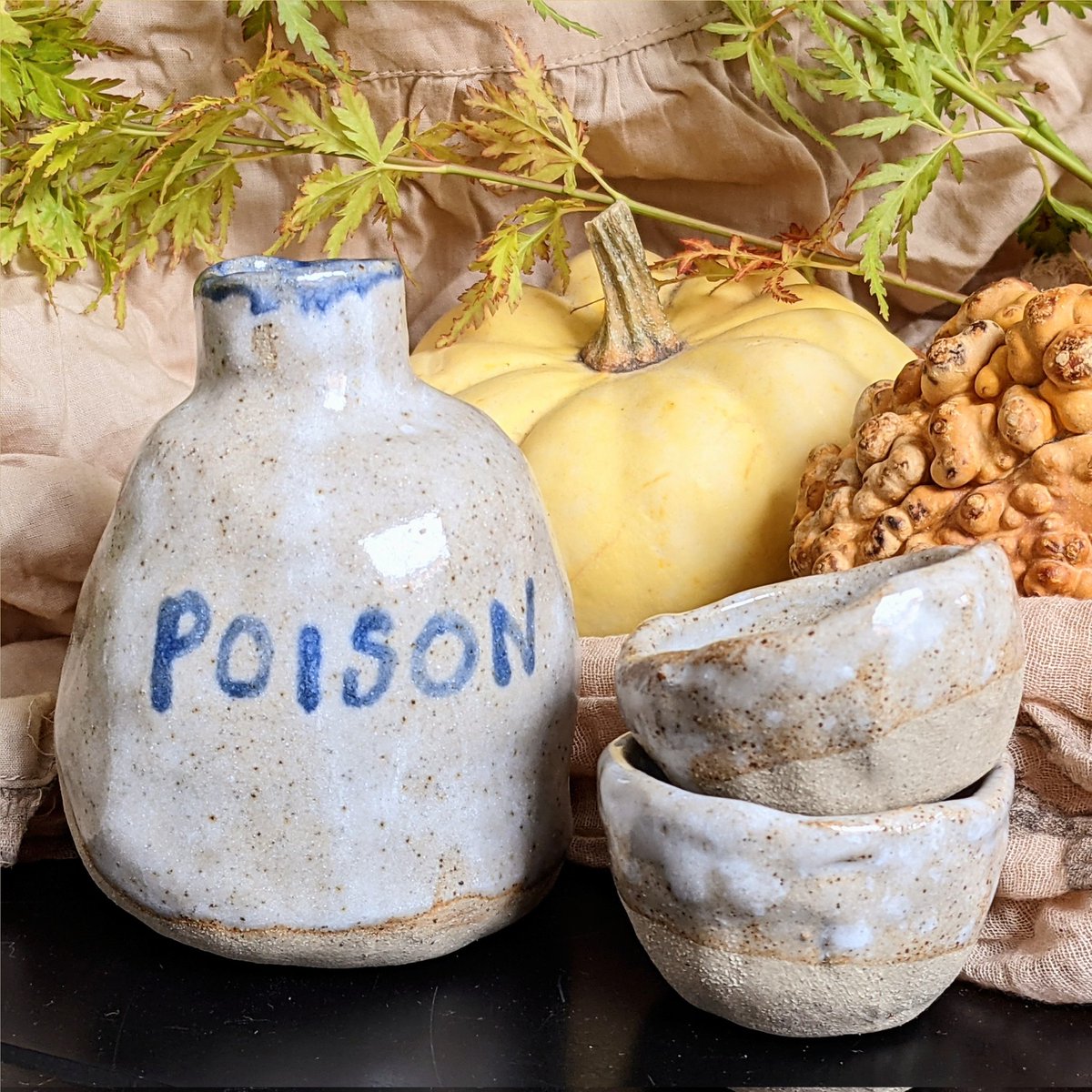 Made a special Halloween sake set 👻 had a lot of fun with this one! 
  
#spookyseason